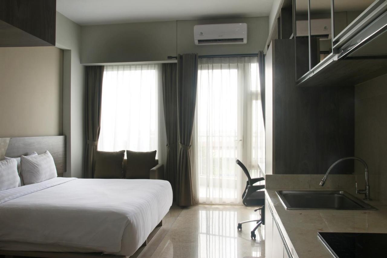 Graha Makara Suite Hotel & Residence Cikarang Exteriör bild