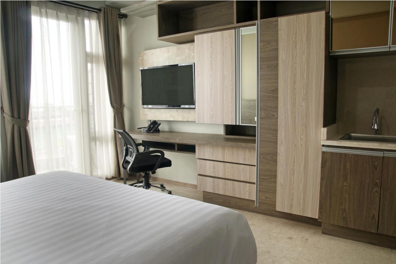 Graha Makara Suite Hotel & Residence Cikarang Exteriör bild