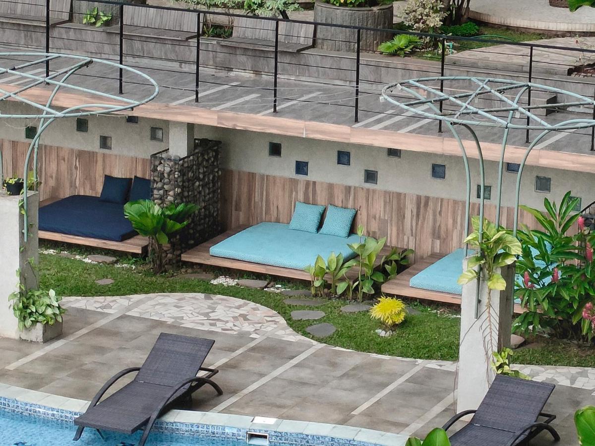 Graha Makara Suite Hotel & Residence Cikarang Exteriör bild