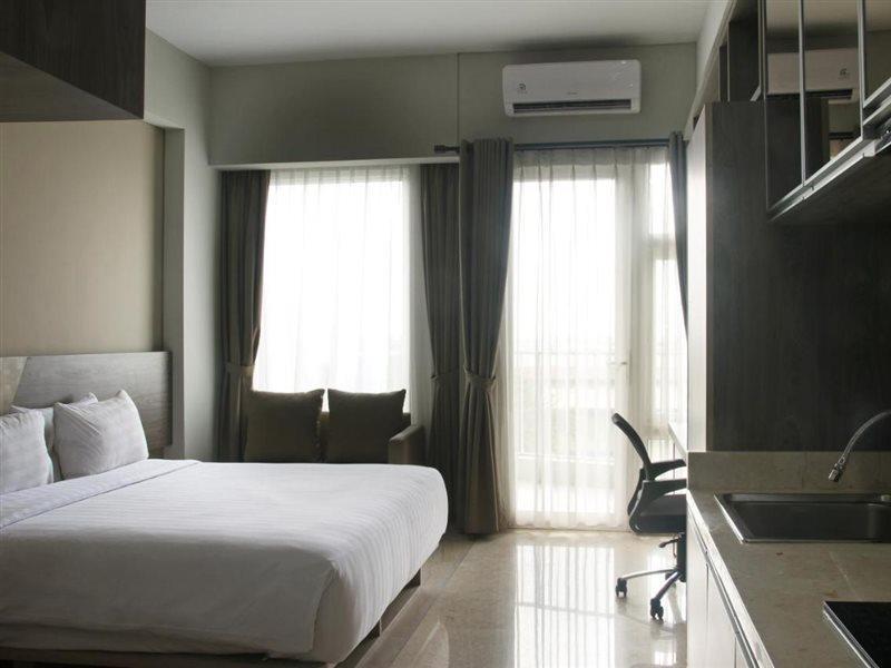 Graha Makara Suite Hotel & Residence Cikarang Exteriör bild