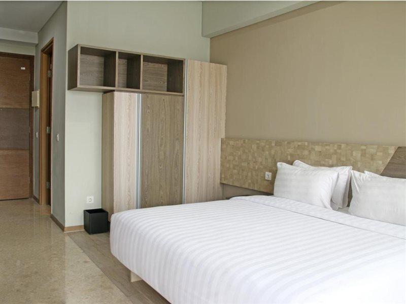 Graha Makara Suite Hotel & Residence Cikarang Exteriör bild