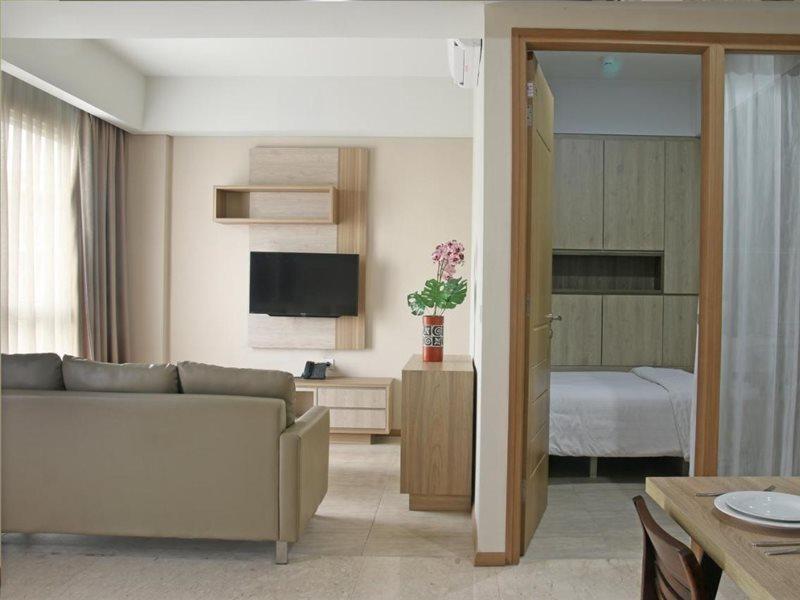 Graha Makara Suite Hotel & Residence Cikarang Exteriör bild