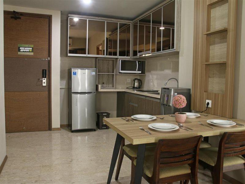 Graha Makara Suite Hotel & Residence Cikarang Exteriör bild