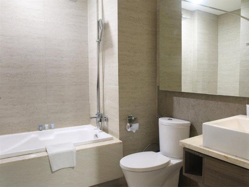 Graha Makara Suite Hotel & Residence Cikarang Exteriör bild